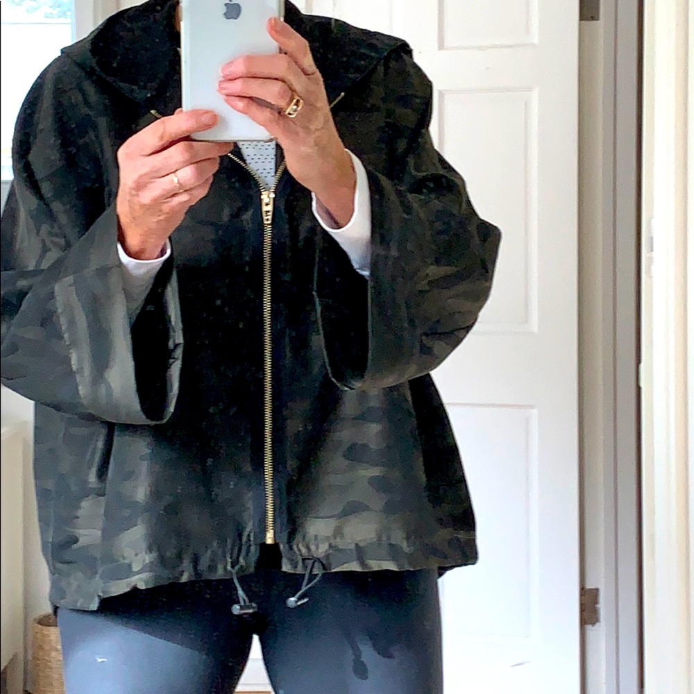 Camouflage windbreaker jacket